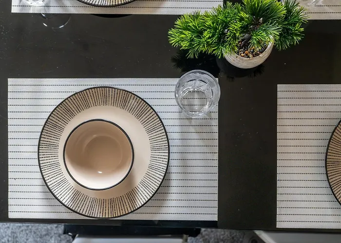 Spacious 4br Near Etihad - Free Parking - 5 Min Train Station * Manchester