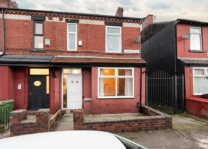 Spacious 4br Near Etihad - Free Parking - 5 Min Train Station Manchester