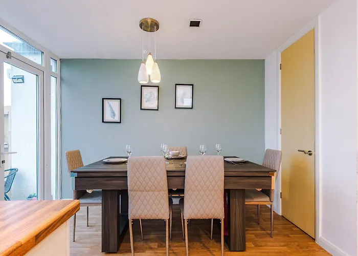 Group Stay, Sleeps 12, 3 Bathroom Dom wakacyjny