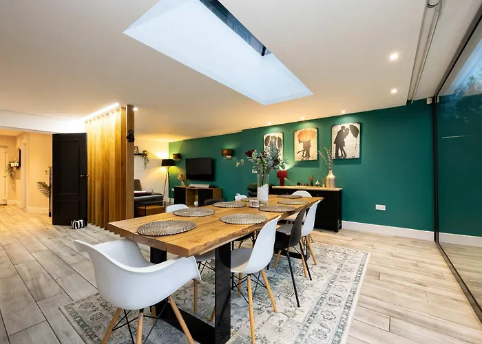 Stunning Family With Hot Tub In Worsley Сasa de vacaciones *