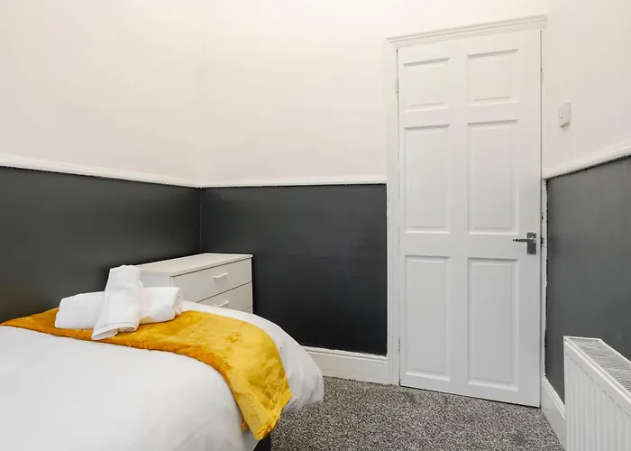 بيت للعطل Spacious 4Br Home Near Etihad - Free Parking - 5 Min Train Station