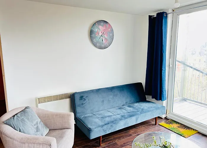 Comfortable 2-bedroom Flat Close Etihad And Coop Live Apartamento