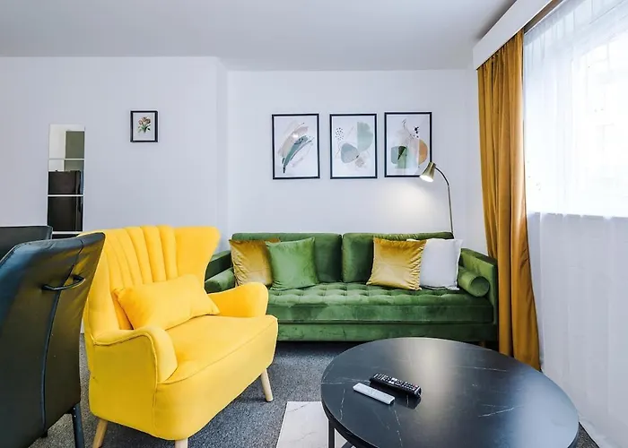 Stylish 2 Bedroom, 2 Bathroom With Free Parking