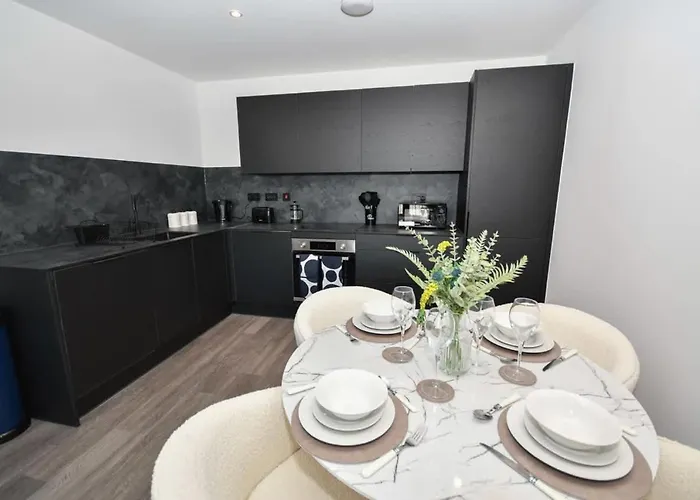 Modern 2 Bedroom In W Balcony