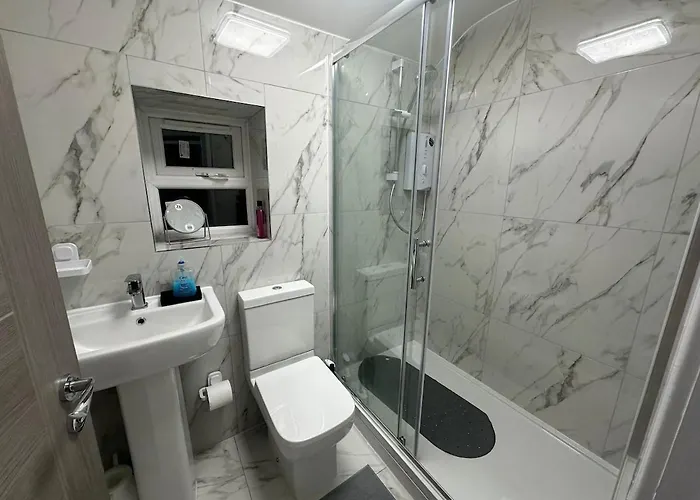 Apartament 2 Bedroom - Near Coop Live & Etihad Stadium *