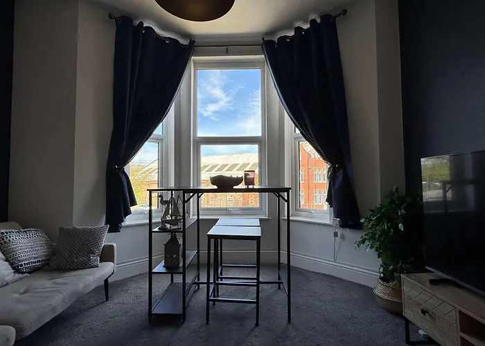 Charming 2-bed In M16 Apartment