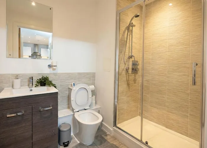 דירה Modern Two Bedroom For Five With On-site Parking In Salford *