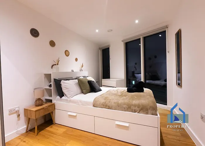 Condo-terrace-gym-games -free Secure Parking- Διαμέρισμα *