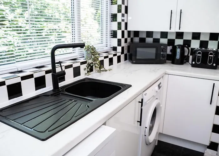 The Prestwich Pad By House Of Josef * Mánchester