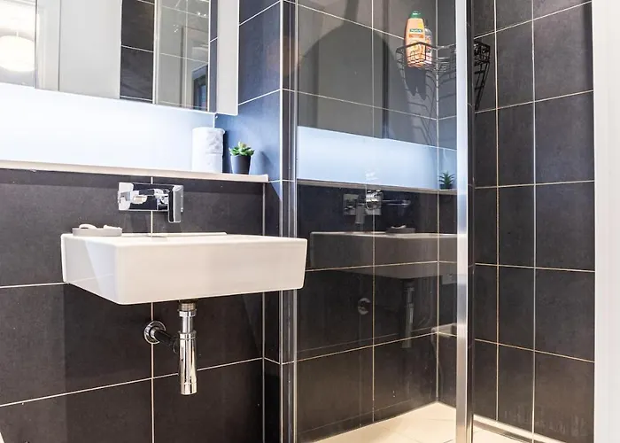 Centre Apartment, Pool Table Apartment