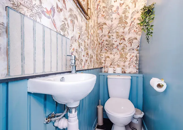 Beautiful 4bd Home, Sleeps 8, Parking, Manchester, Perfect For Groups דירה