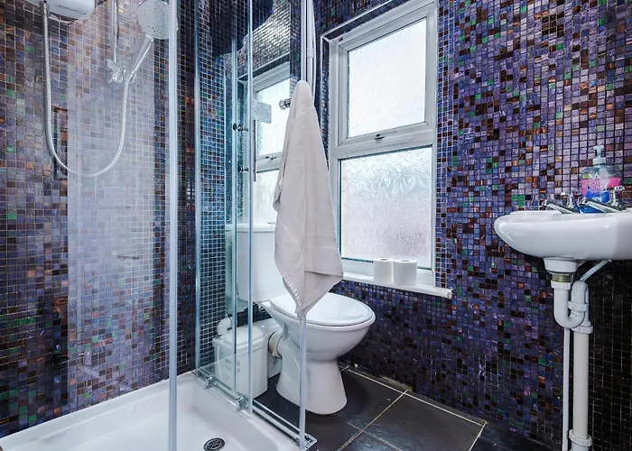 דירה Beautiful 4bd Home, Sleeps 8, Parking, Manchester, Perfect For Groups