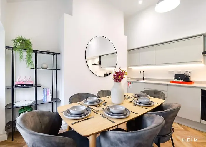 Nap At The Heim * Manchester