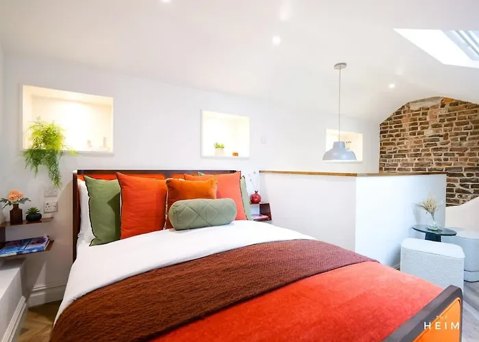 Nap At The Heim * Manchester