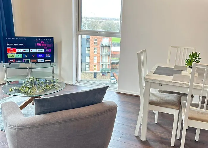 Comfortable 2-bedroom Flat Close Etihad And Coop Live * Manchester