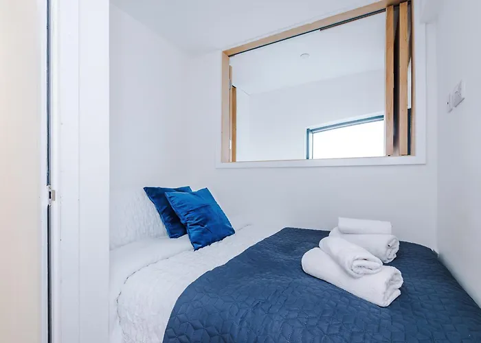 Stylish 2br 3 Baths 6 Guests * Manchester