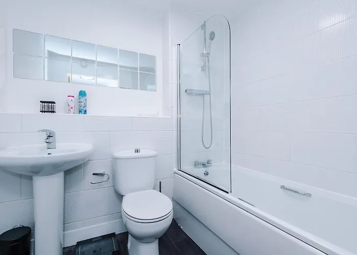 Stylish 2 Bedroom, 2 Bathroom With Free Parking Apartament Manchester