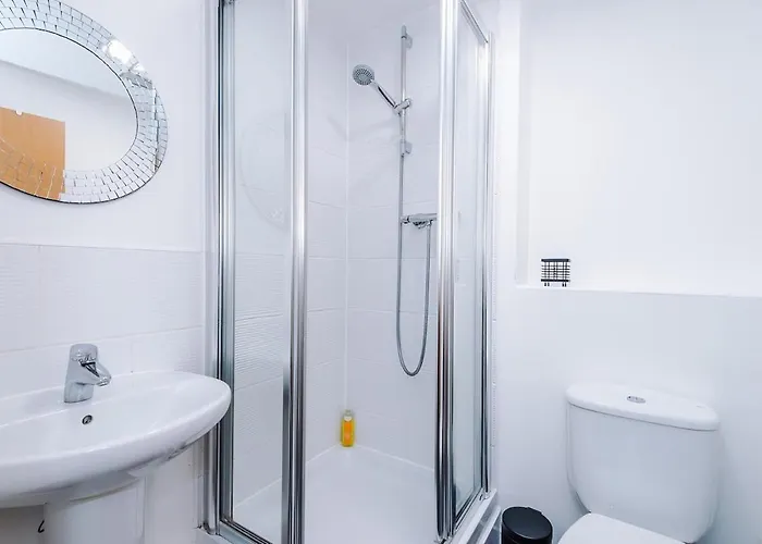 Stylish 2 Bedroom, 2 Bathroom With Free Parking Appartement *