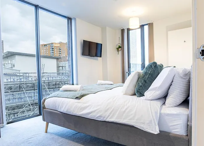 Centre Apartment, Pool Table