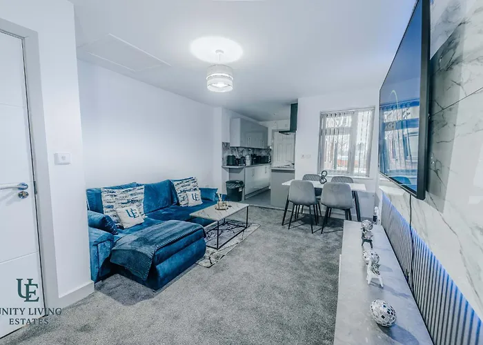 The Royal 1br Near Etihad Stadium & Coop Live