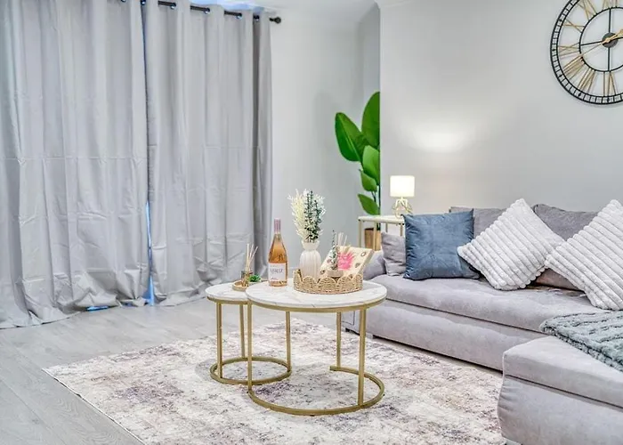 Charming Away From With Free Parking *