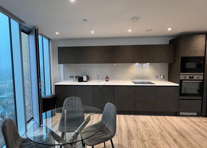 Lux Deansgate Multi Story Манчестер