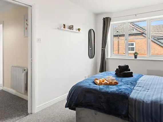 Arosa Escape- Modern2 Bed Suite,sleeps 5,free Parking,ps4,kingbed,wifi,near Christies *