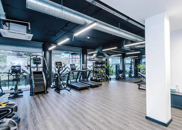 Stylish 1br Near Centre Salford