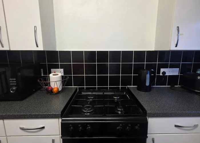 Private Cosy Double Bedroom, Extremely Close To Centre *