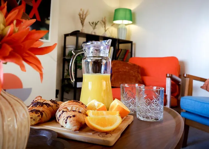 Near Uni And Hospital - Long - Fast Wi-fi - 15 Mins To Apartment