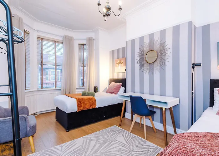 דירה Beautiful 4bd Home, Sleeps 8, Parking, Manchester, Perfect For Groups