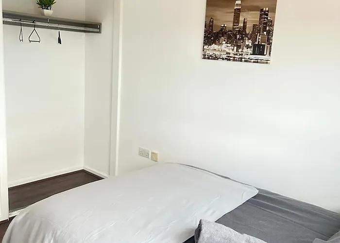 Comfortable 2-bedroom Flat Close Etihad And Coop Live * Manchester