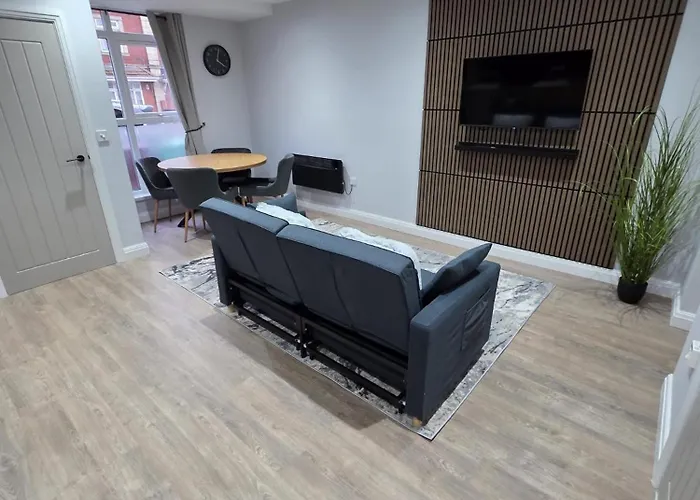 Easy Access To Airport &city Centre Apartament *