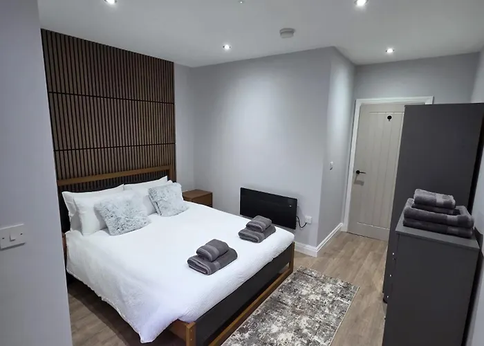 Easy Access To Airport &city Centre