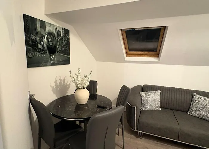 Comfy Stayzzz Apartment *