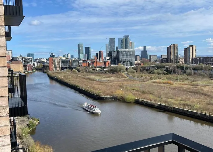 شقة Luxury 2br High-rise Balcony, Terrace, Parking