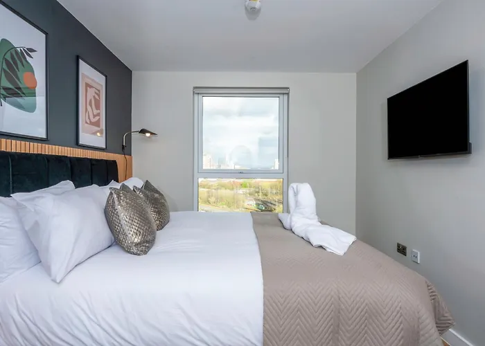 Apartamento Luxury Waterfront 2br - Free Gym Access & Parking *