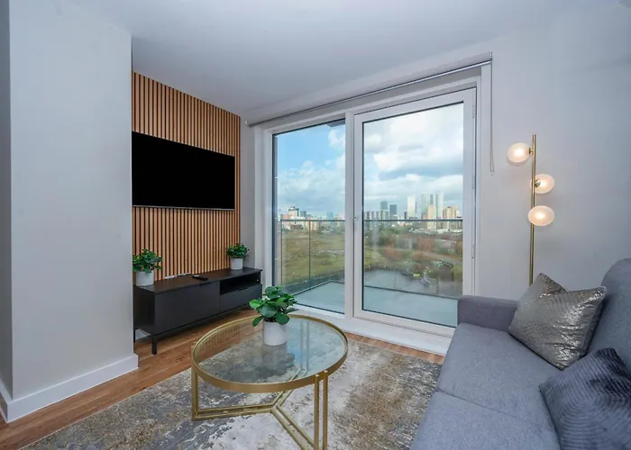 Apartment Luxury Waterfront 2br - Free Gym Access & Parking *