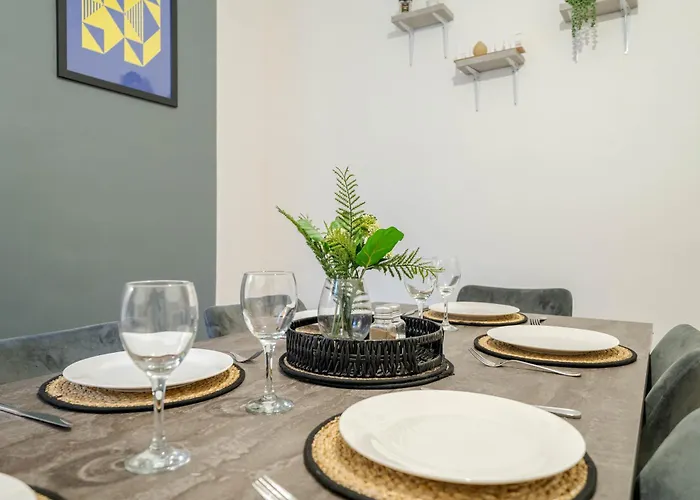 شقة Long - 3br - Sleeps 6 - Free Parking