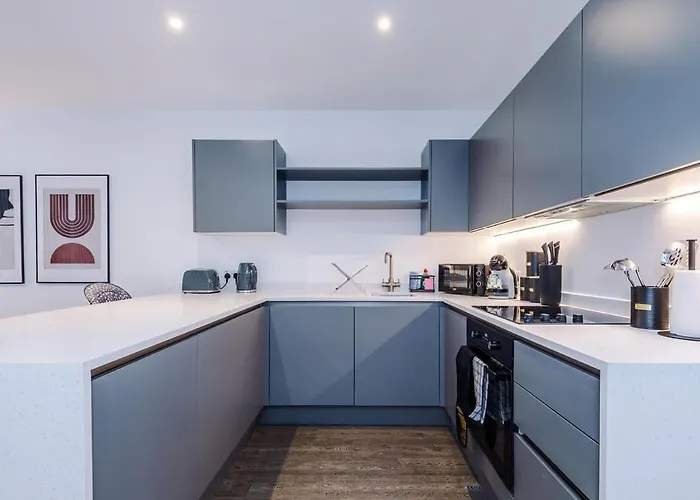 Stylish 1br Near Centre Salford Apartament *