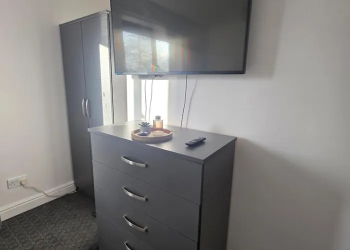 Private Cosy Double Bedroom, Extremely Close To Centre Apartament Manchester