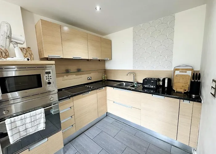 Chic 1 Bedroom Flat In The Heart Of *