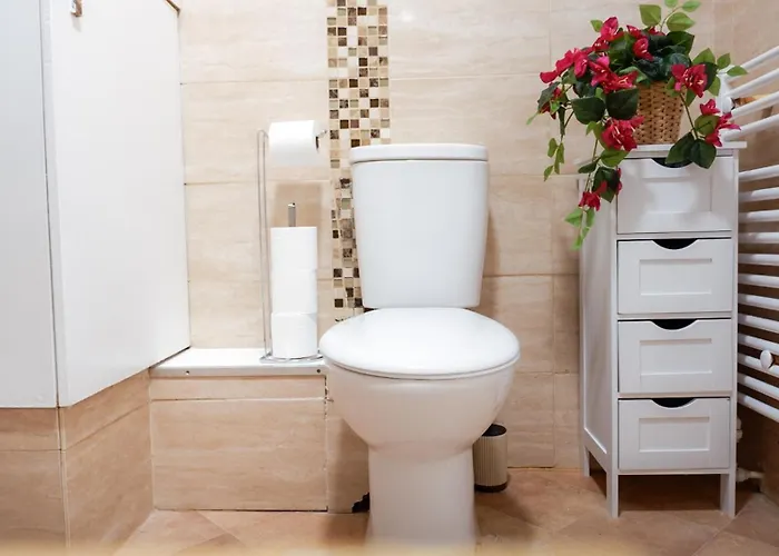 Near Uni And Hospital - Long - Fast Wi-fi - 15 Mins To Apartament