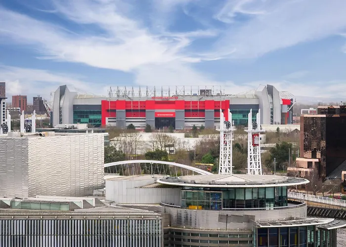 Waterfront Panorama - 2br + Balcony, Near Stadium 曼彻斯特