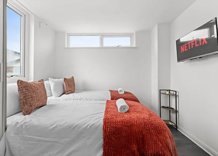 Apartament Spacious 3 Bedroom House For Single & Group Upto 10 Guests And Free Parking For 3 Cars Manchester