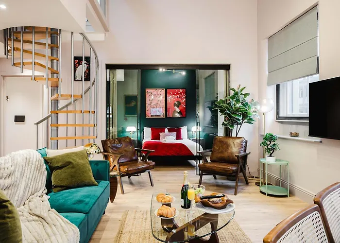 Spacious Location For Families Walk To Mánchester