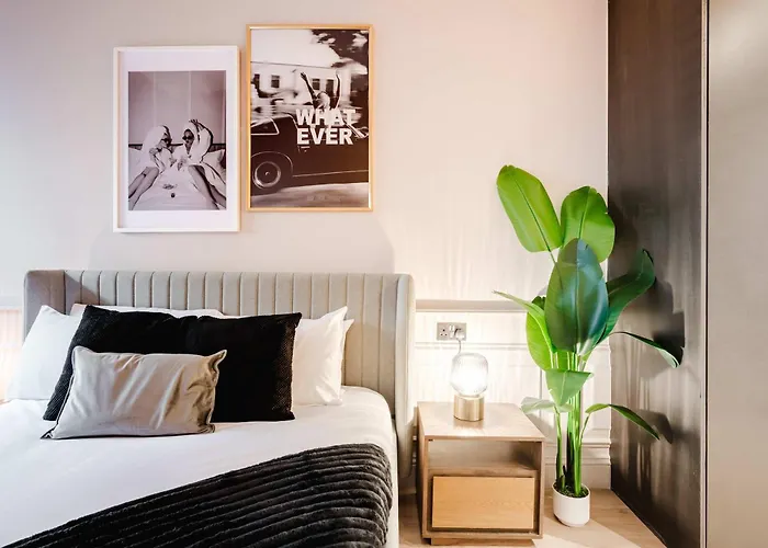 Walk To Chinatown &theatres * Manchester