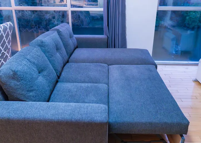 Whole Two Bed, One Bedroom With Riverside View - Secure Parking - Close To Centre And Old Trafford Apartamento