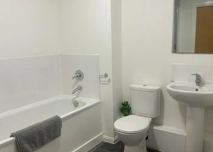 Comfortable 2-bedroom Flat Close Etihad And Coop Live * Manchester