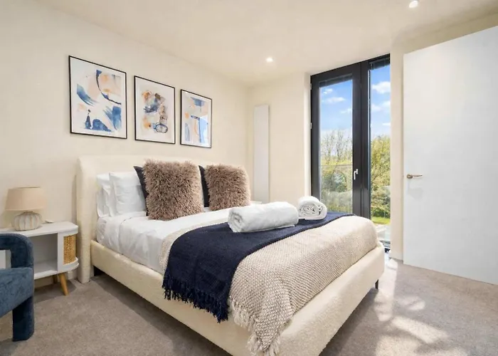 The Mancunian Blue - Luxury 2-bed Corner Manchester